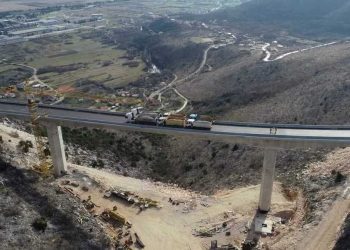 Preko vijadukta Marjanovića draga na dionici Miljkovići – Rodoč prešli probni kamioni