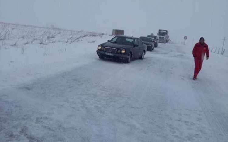 Snijeg na putovima preko Kupresa, Mliništa, Blidinja, Nišića i Karaule