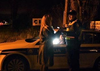 Policija sinoć zaustavila vozačicu. Nakon puhanja u alkotest, odmah su je uhitili