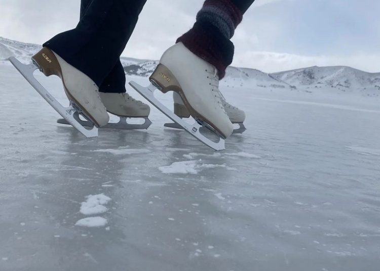 Blidinjsko jezero: Klizači uživali u klizanju na prirodnom klizalištu