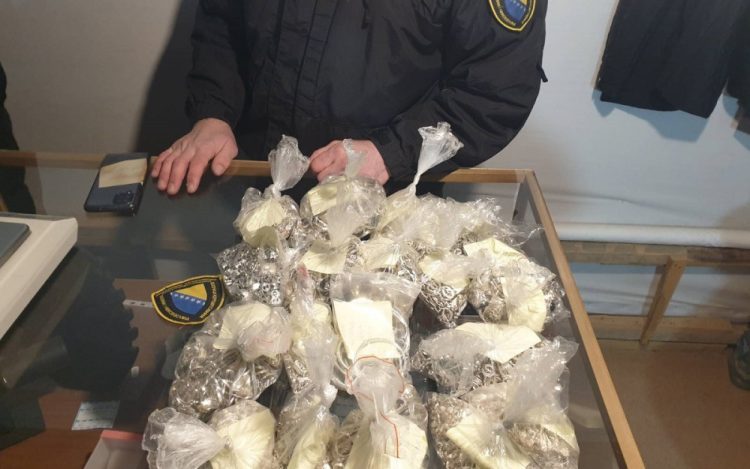 Pripadnici UNO BiH oduzeli tisuće tableta za potenciju