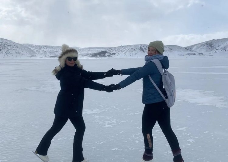 Blidinjsko jezero: Klizači uživali u klizanju na prirodnom klizalištu