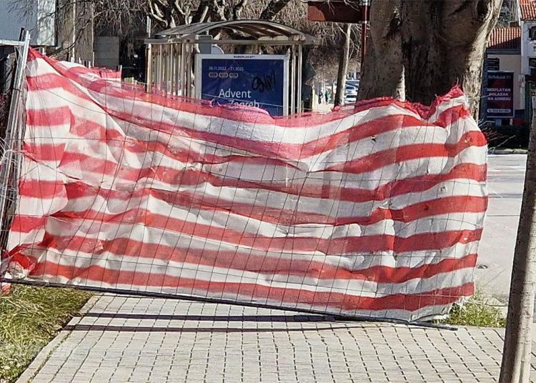 Posljedice vjetra u Mostaru i razbacano smeće po ulicama
