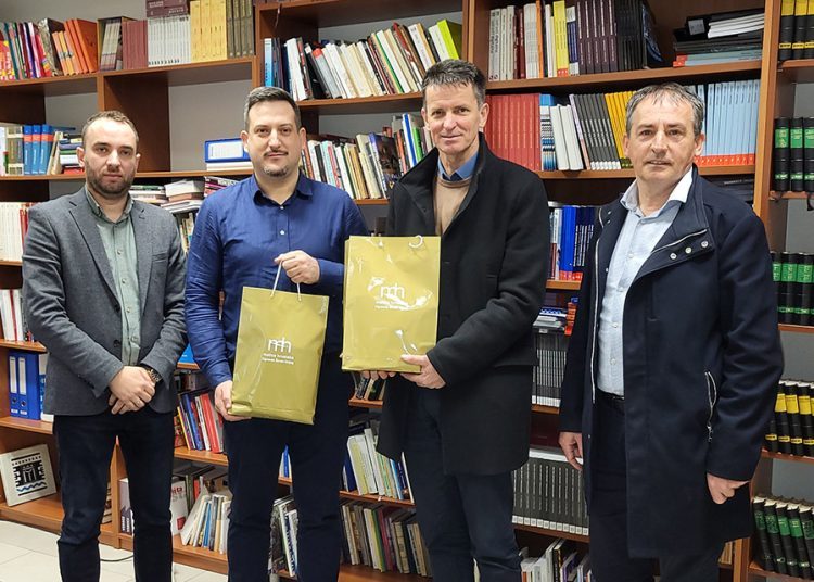 Širokobriješki Ogranak Matice hrvatske donirao knjige Filozofskom fakultetu