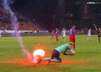 Nogomet u BiH: Vratar Širokog Brijega dobio žuti karton jer je bježao od baklje