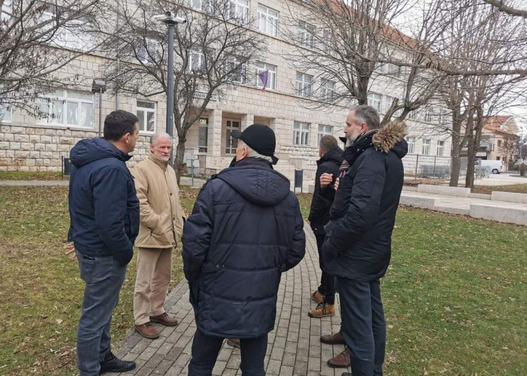 Trojici nedavno preminulih Posušana bit će postavljena brončana poprsja