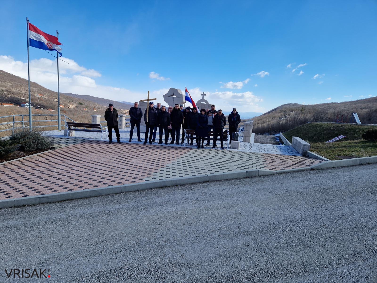 FOTO: Hodočašće i maraton za pobijene franjevce i puk iz Crnih Lokava na Široki Brig