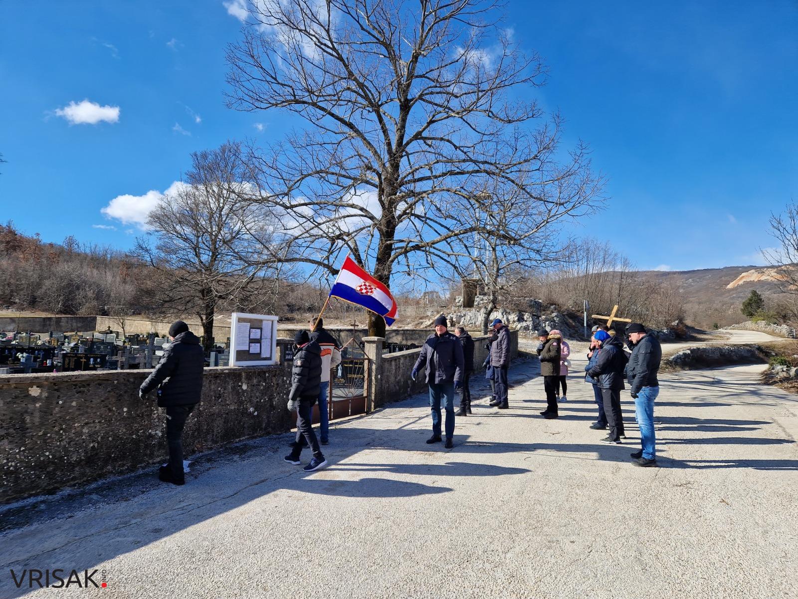 FOTO: Hodočašće i maraton za pobijene franjevce i puk iz Crnih Lokava na Široki Brig