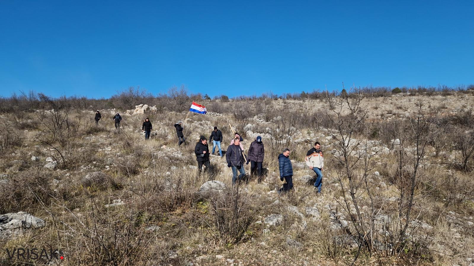 FOTO: Hodočašće i maraton za pobijene franjevce i puk iz Crnih Lokava na Široki Brig