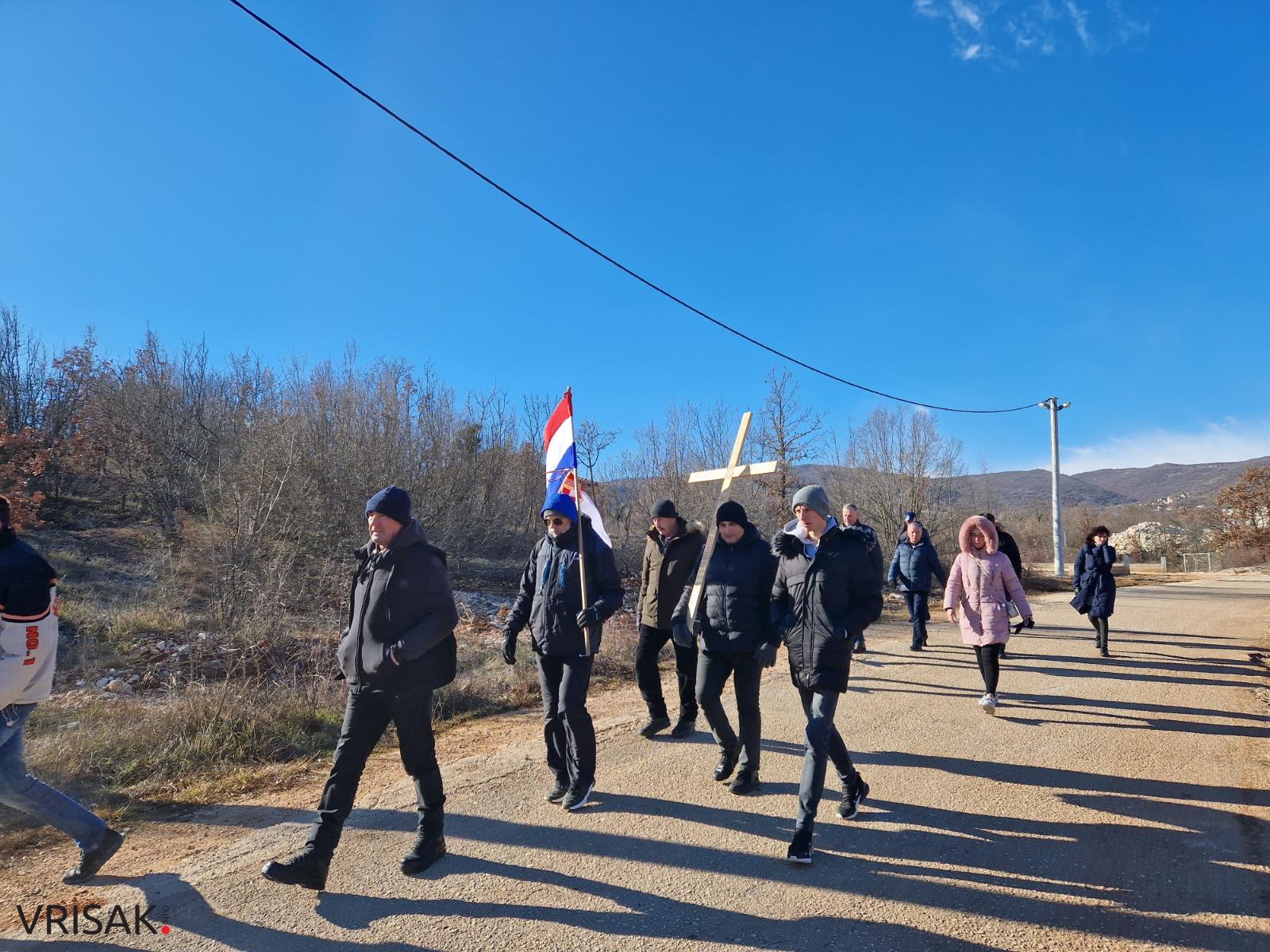 FOTO: Hodočašće i maraton za pobijene franjevce i puk iz Crnih Lokava na Široki Brig