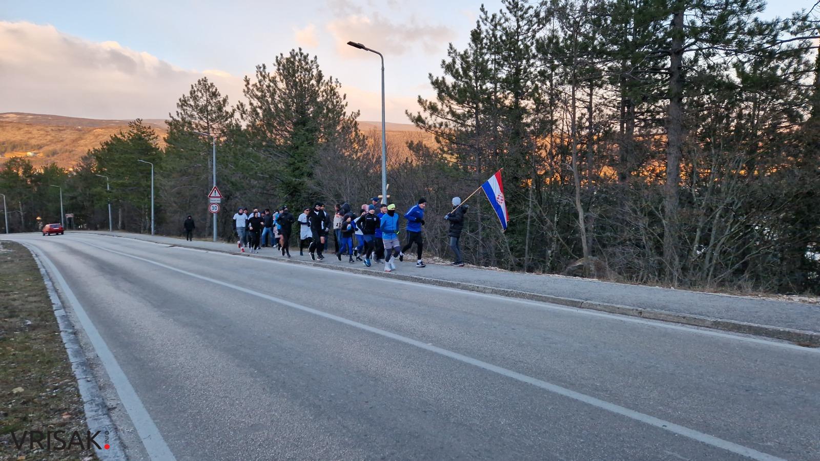 FOTO: Hodočašće i maraton za pobijene franjevce i puk iz Crnih Lokava na Široki Brig