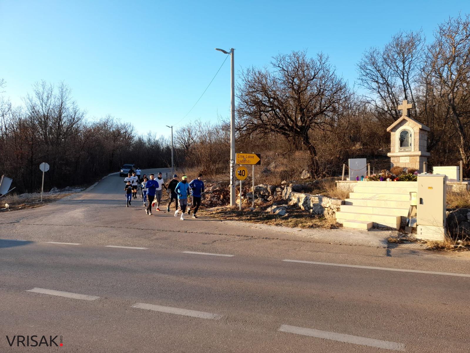 FOTO: Hodočašće i maraton za pobijene franjevce i puk iz Crnih Lokava na Široki Brig