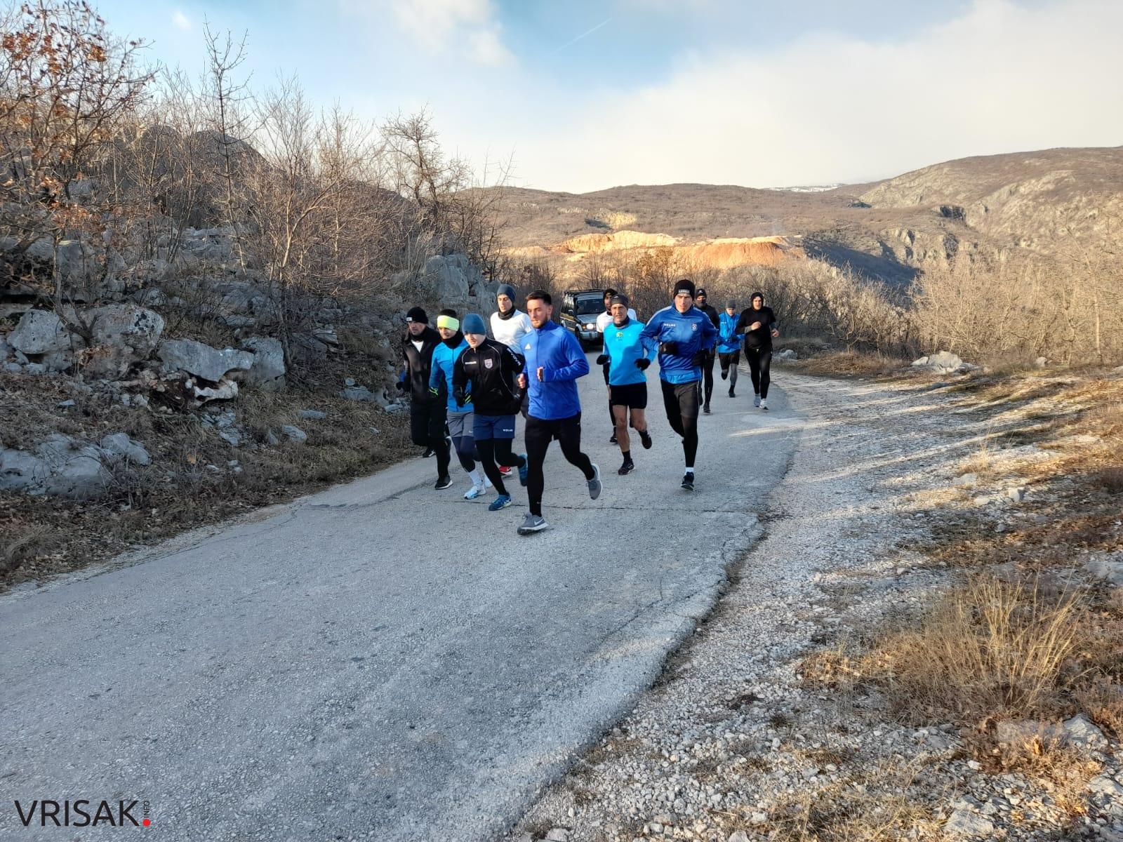 FOTO: Hodočašće i maraton za pobijene franjevce i puk iz Crnih Lokava na Široki Brig