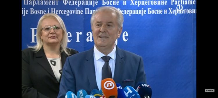 Dogovorili se da se nisu dogovorili, odlučit će Zastupnički dom federalnog parlamenta