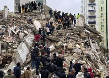 Čudo u Turskoj: Nakon 90 sati pod ruševinama, spašene majka i njezina 10 dana stara beba