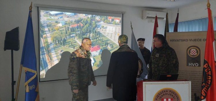 Započeli radovi na muzeju HVO-a: Galić i Jerkić posjetili vojarnu „Stanislav Baja Kraljević” u Mostaru