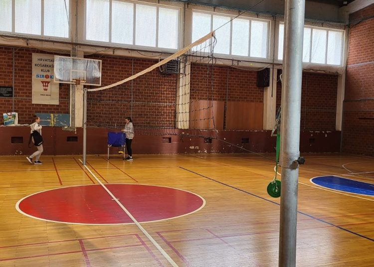 Hrvatski ženski odbojkaški klub “Blato” i Srednja strukovna škola Široki Brijeg realizirali hvalevrijedan projekt
