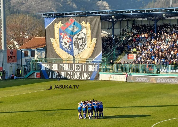 Škripari upotpunili atmosferu na Pecari jedinstvenom koreografijom