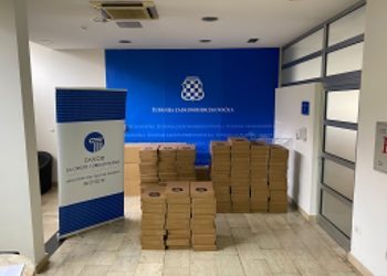 Svečano uručena računala: Digitalizacija obrazovnog sustava Županije Zapadnohercegovačke – E-škola 2022.