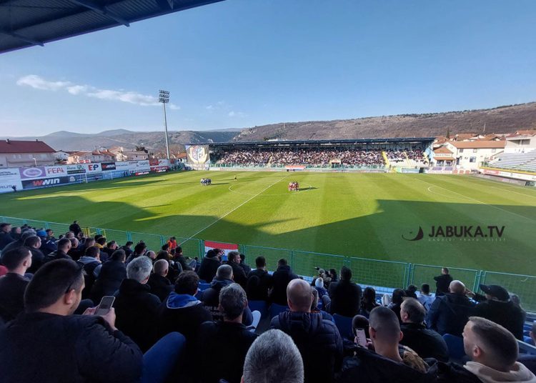 Škripari upotpunili atmosferu na Pecari jedinstvenom koreografijom