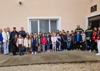 U školama na Dužicama i Trnu održana edukacija „Ponašanje u slučaju pojave prirodnih i drugih nesreća i vježba evakuacije“