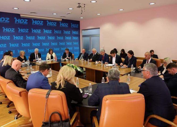 Predsjedištvo i Središnji odbor HDZ-a BiH: XIV. Sabor HDZ-a BiH 6. svibnja u Mostaru imati će oko 560 izaslanika i mnoštvo gostiju