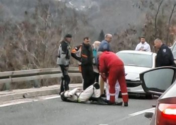 Motorist ozlijeđen u teškoj prometnoj nesreći