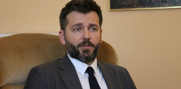 Iz SDA prijete: Schmidt će snositi posljedice ako izbaci SDA iz vlasti, novu odluku za FBiH možda ne bi provodili