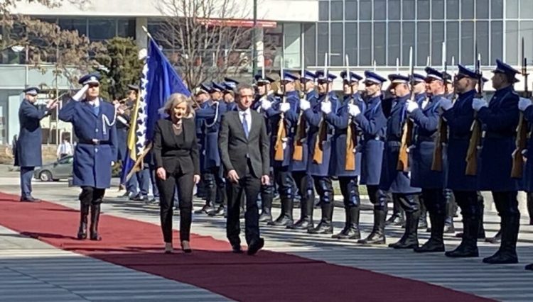 Krišto svečano dočekala slovenskog premijera u Sarajevu