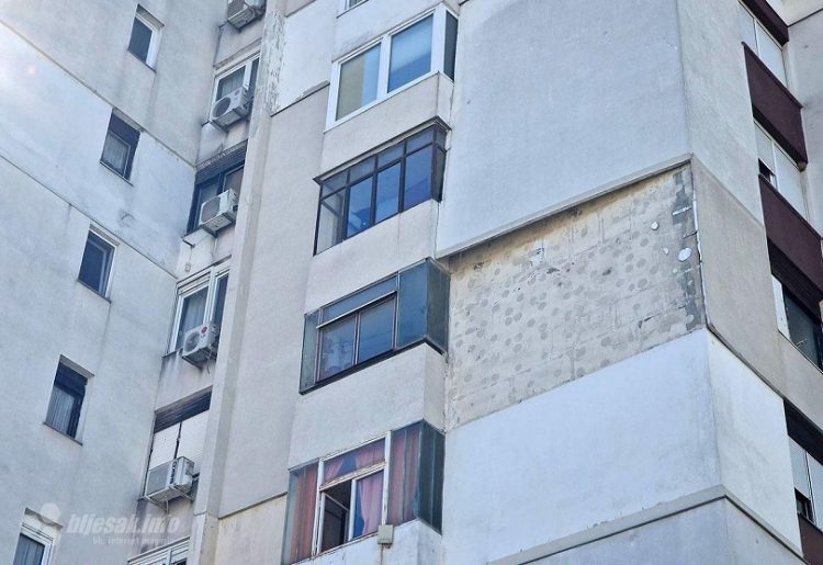 U Mostaru sa zgrade otpala još jedna fasada