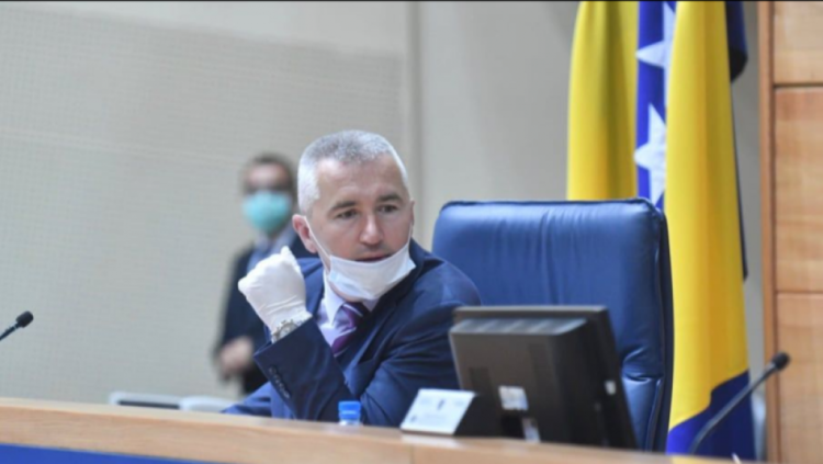 Što se krije iza harange na Marina Vukoju?