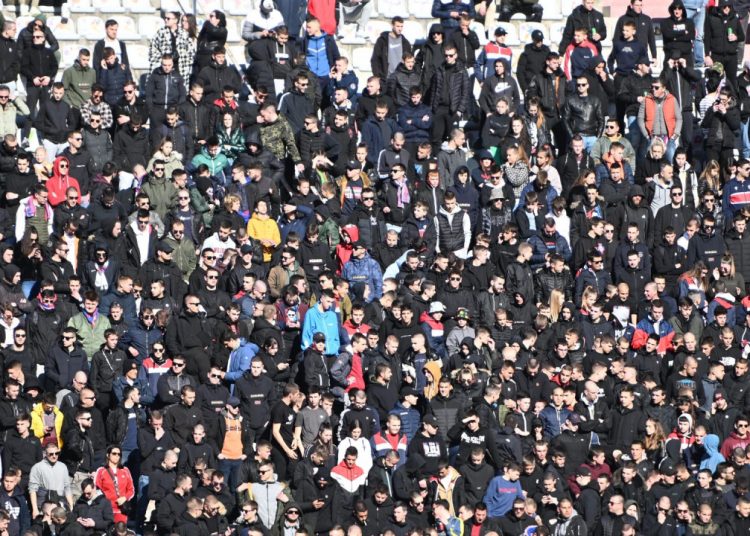 Navijači priredili doček juniorima Hajduka na Poljudu