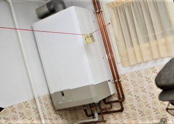 Djevojčica (14) otrovala se opasnim plinom u kupaonici