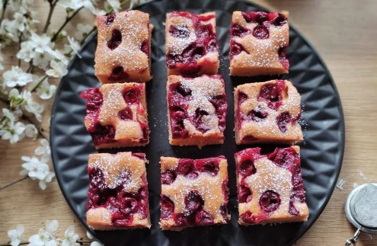 Bez jaja i mlijeka: Recept za posni kolač s višnjama