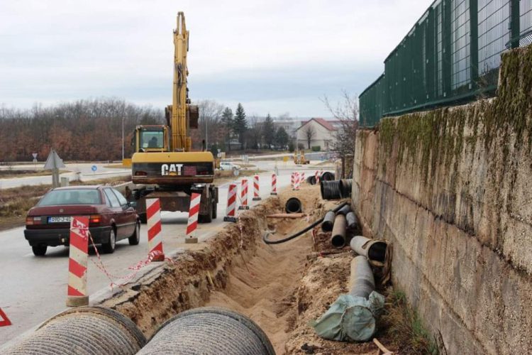 Posušje: U Zagrebačkoj ulici nastavljeni radovi u sklopu izgradnje kanalizacijskog kolektora