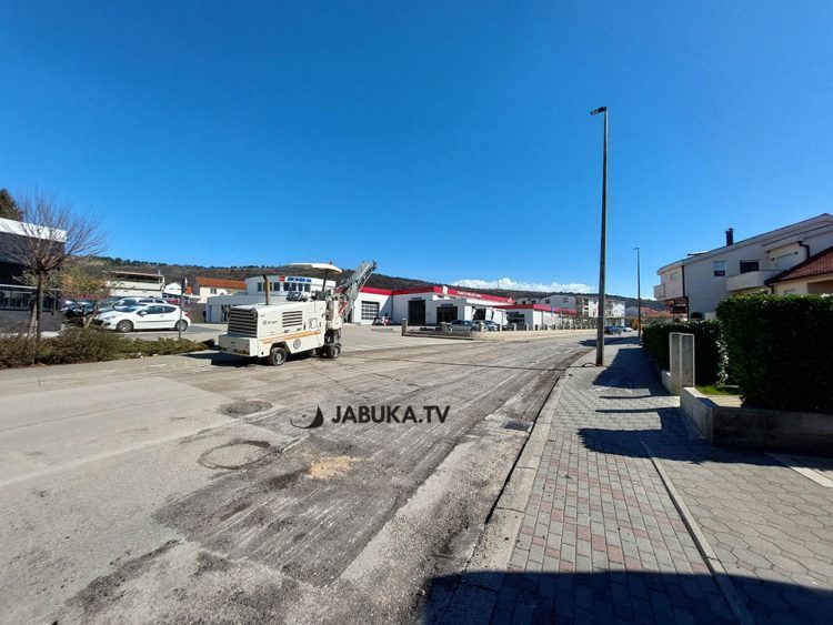 Nastavljeni radovi na Lisama: Promet zatvoren