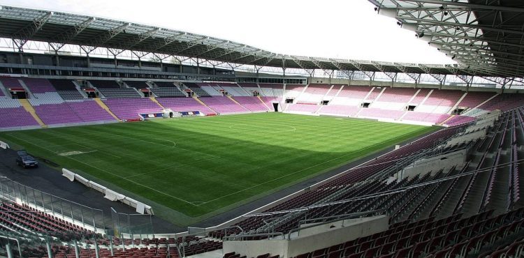 UEFA seli polufinalnu utakmicu juniora Hajduka na veći stadion?