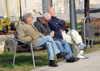 Umirovljenici će uz mirovine dobiti i neisplaćene zaostatke