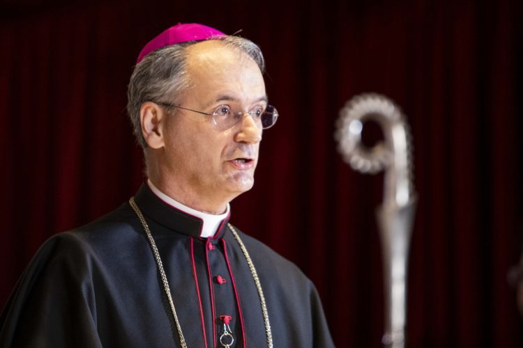 Odlazak Bozanića: Nakon dva mjeseca mons. Kutleša preuzeo Zagrebačku nadbiskupiju