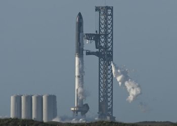 Nakon lansiranja eksplodirala i raspala se najveća raketa u povijesti