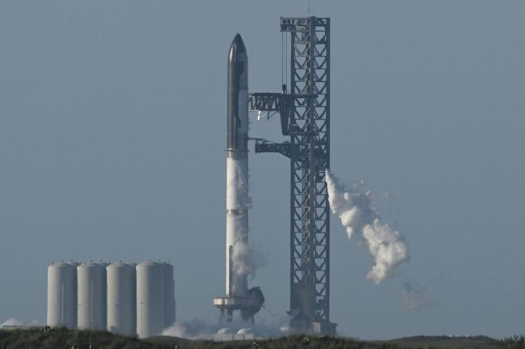 Nakon lansiranja eksplodirala i raspala se najveća raketa u povijesti