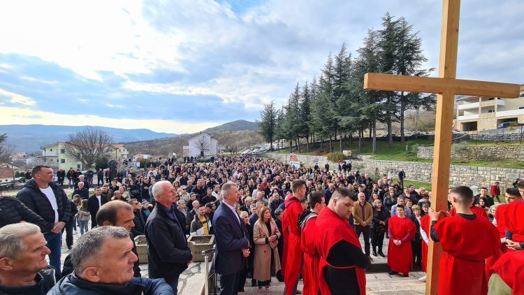 Održana pobožnost Puta križa na Kočerinu