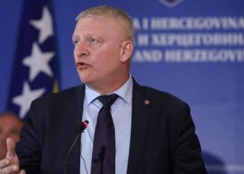 Zlatan Begić pokazao srednji prst američkom veleposlaniku