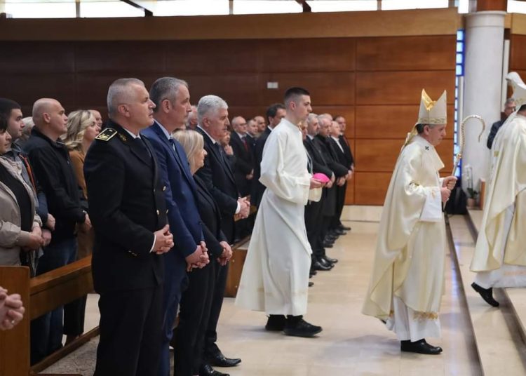 U Mostaru održana središnja svečanost povodom 31. obljetnice HVO-a