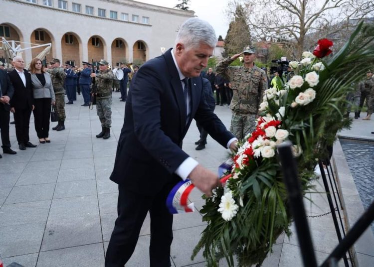 U Mostaru održana središnja svečanost povodom 31. obljetnice HVO-a