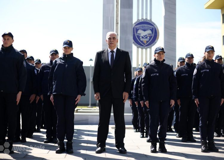 Promovirano 50 novih policajaca i osam mlađih inspektora MUP-a ŽZH