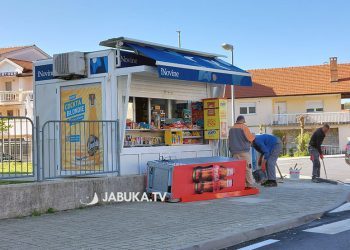 Široki Brijeg: Dvije djevojčice ozlijeđene nakon što je na njih pao hladnjak ispred škole