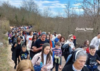 Preko tisuću vjernika na Putu križa od Uzarića do crkve na Širokom Brijegu