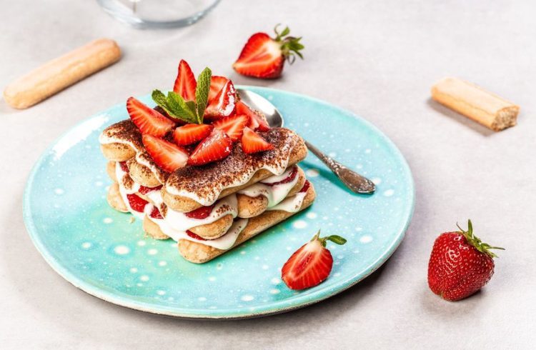 Recept za tiramisu s jagodama koji se brzo priprema i još brže nestane s tanjura