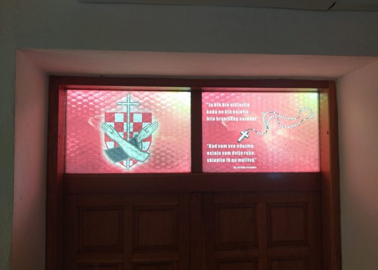 Crkva u Podvraniću obogaćena vitrajnim folijama